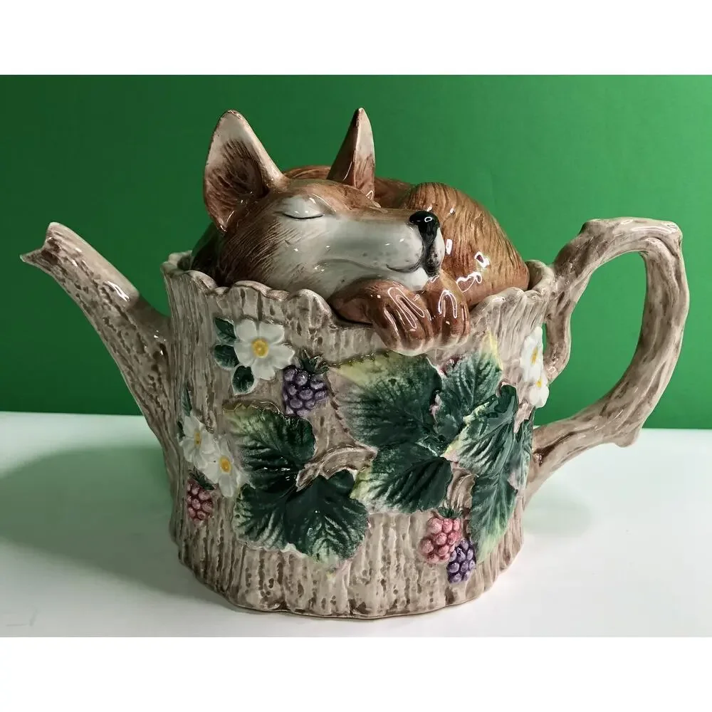 1990 Retired FITZ & FLOYD Sleeping Fox On Tree Stump With Berry Vine TEAPOT 32oz